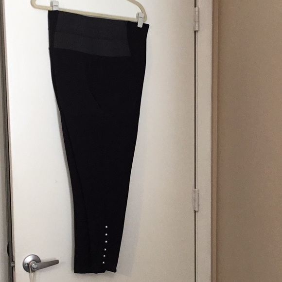 Beautiful leggings with pearl accent on the ankle - Picture 1 of 4